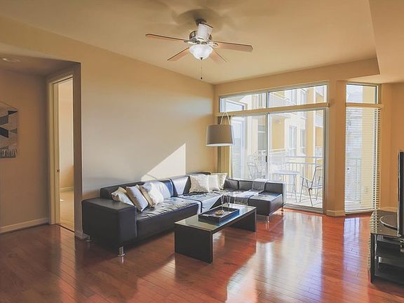 5th image of 711 Cosmopolitan Dr #602