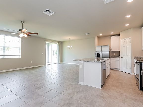 4th image of 5276 Sanders Oak Trl