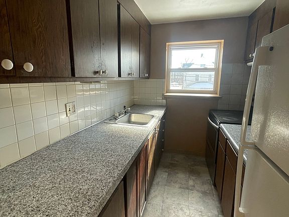 4th image of 24 Merrill Street APT B3