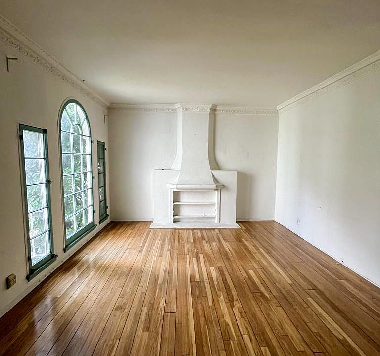 1st image of 5564 W 6th St #6
