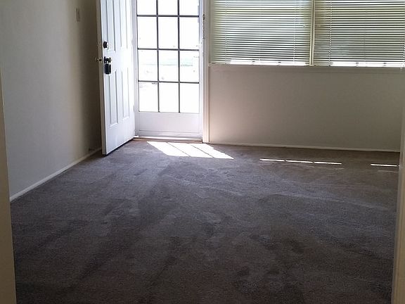 2nd image of 1661 N Hollywood Way