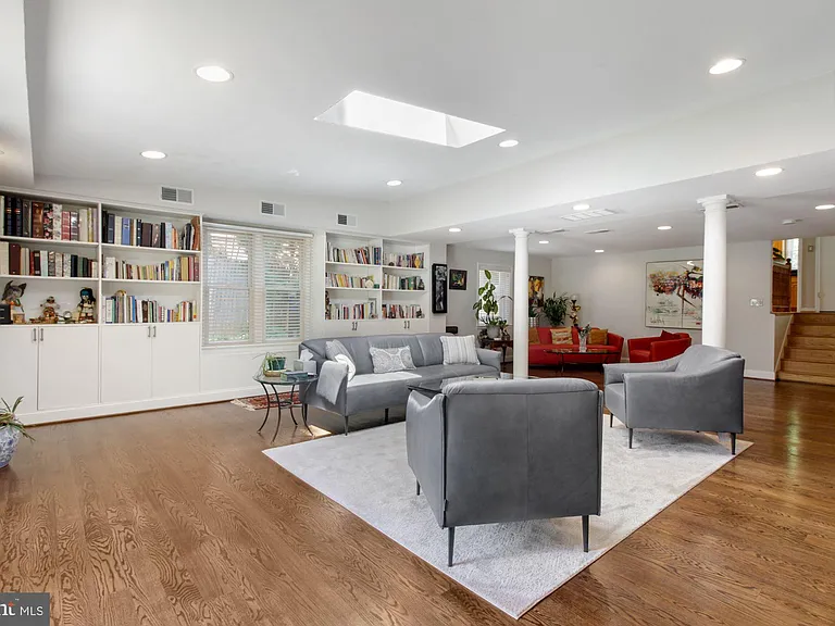 9504 Wadsworth Dr — Photo 36