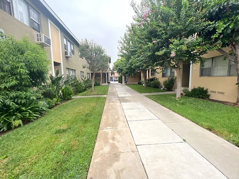 622 — Photo 2