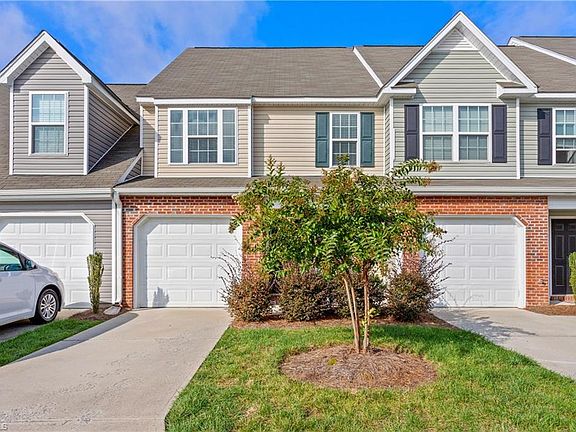 2nd image of 336 Robyns Glen Cir