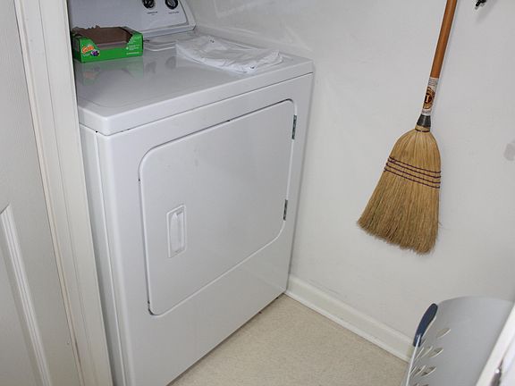 4th image of 821 Fain Ave #10