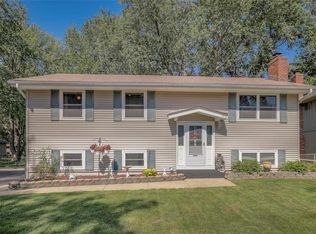 1912 E Osage Cir, Olathe, KS 66062