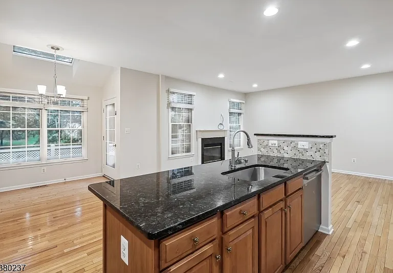 91 Patriot Hill Dr — Photo 8