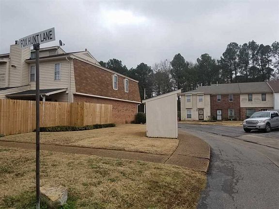 3rd image of 1726 Fox Hunt Ln
