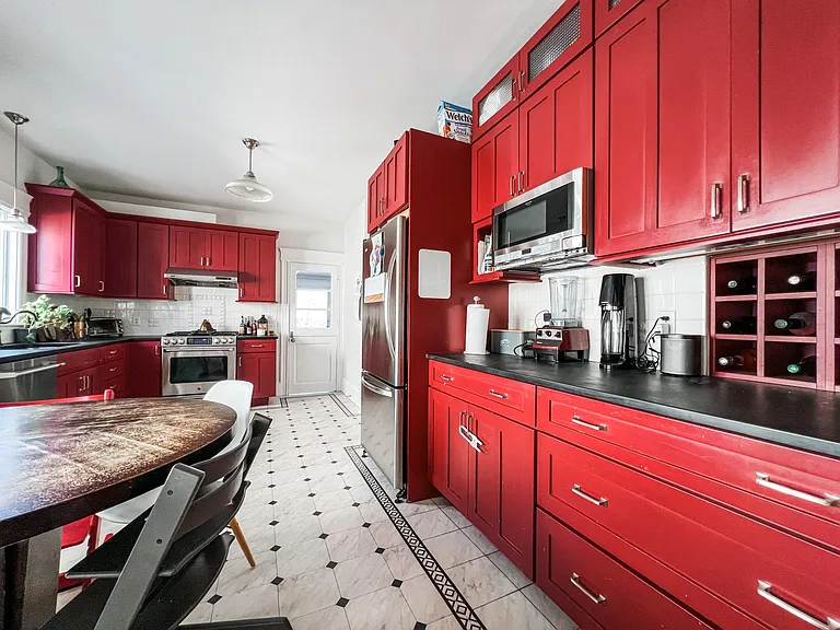 162 Metropolitan Ave — Photo 12
