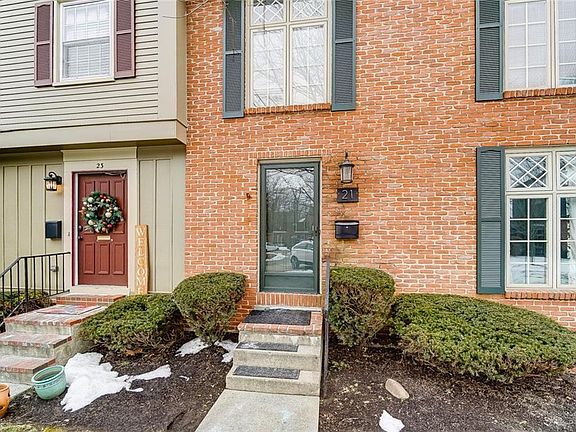 3rd image of 21 Nicholson Ct