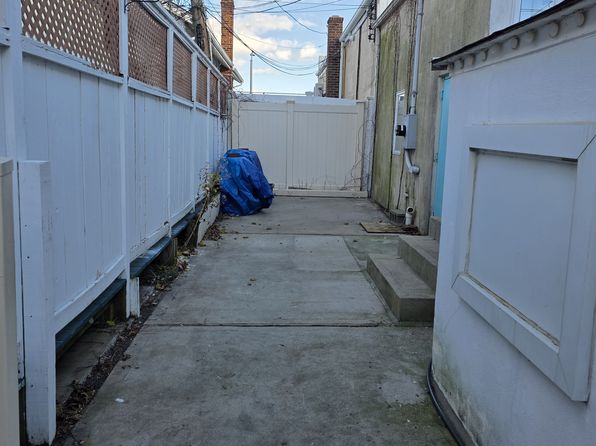 (undisclosed Address)