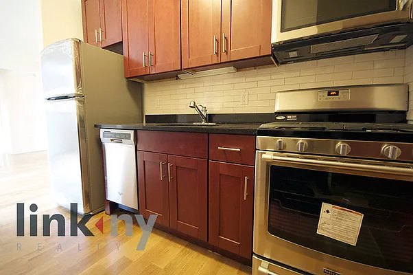 Rented by Link NY Realty | media 19