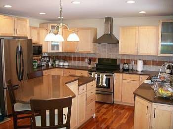 5th image of 835 Rosewood Blvd