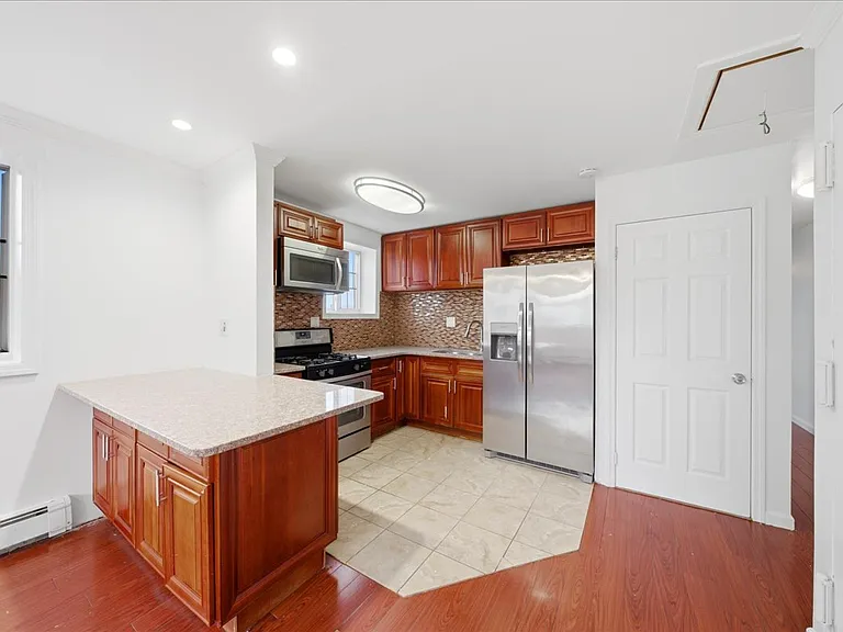 1114 E 211th St #2 — Photo 20