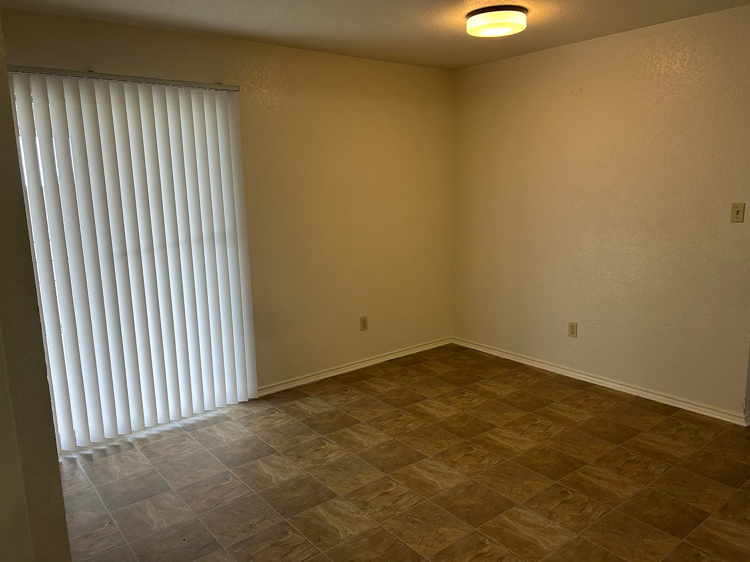3 bed, $1,350 — Photo 4