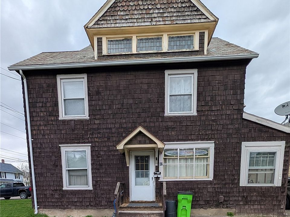 1st image of 32 W William St