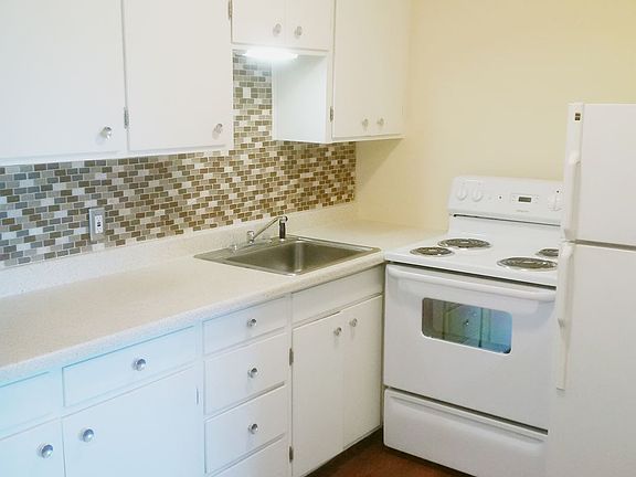 2nd image of 423 11th Ave E APT 08