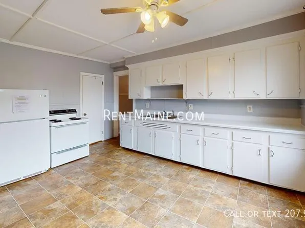 13 Kidder St APT 3, Waterville, ME 04901