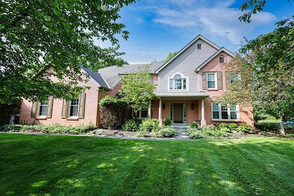 1105 Ascot Dr photo 1