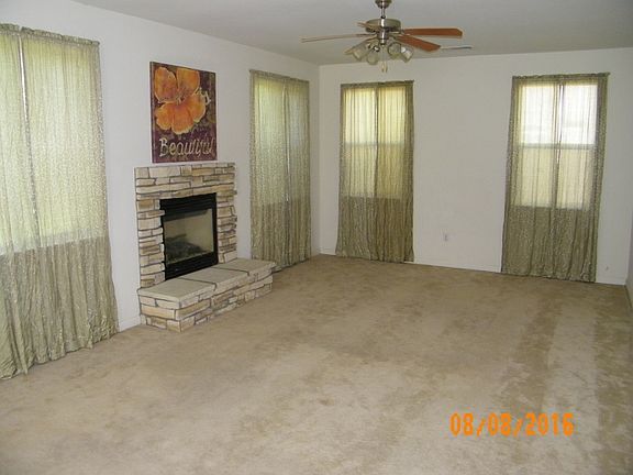 Separate Living/Family Rooms