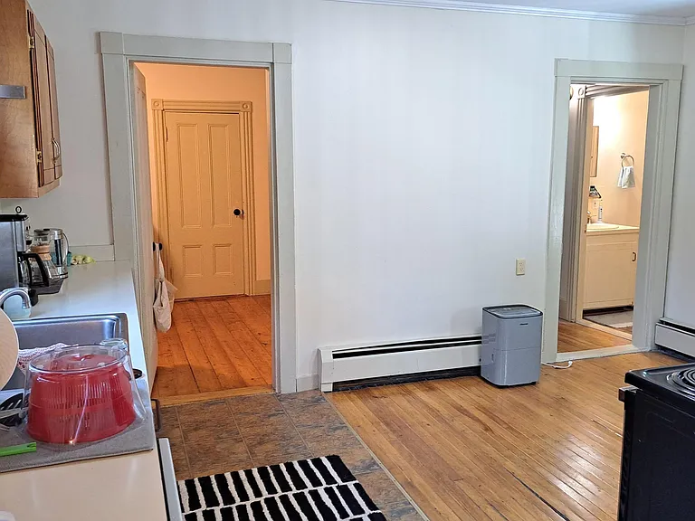 16 E Elm St #1 — Photo 7