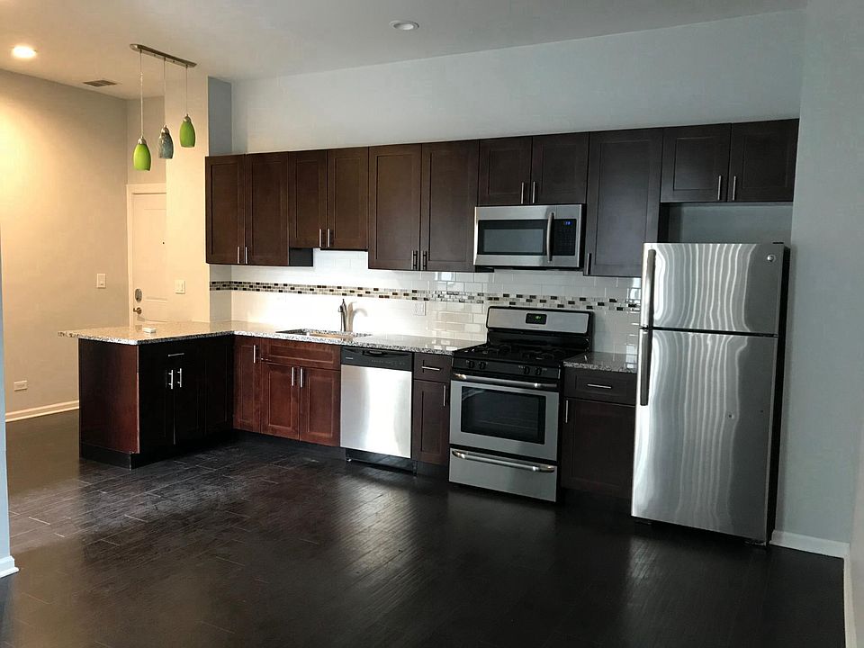 1st image of 5862 N Kenmore Ave #103
