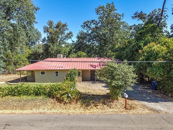 2nd image of 6151 Emerald Ln
