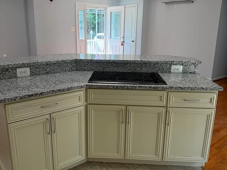 30000 Holmes Rd — Photo 11