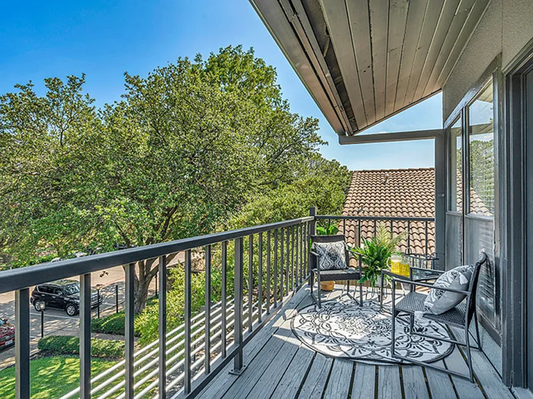 Scenic Private Balcony at Las Colinas Heights, Irving