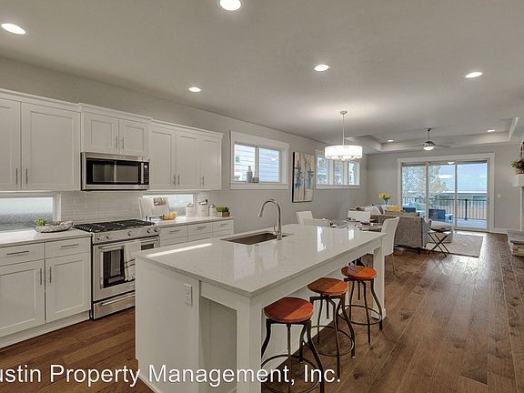 3rd image of 20836 SE Humber Ln