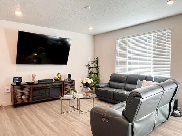 919 W Lucky Clover Dr, Saratoga Springs, UT 84045