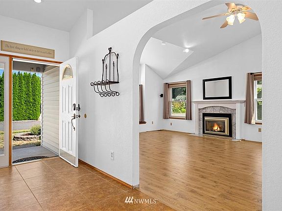 4th image of 8329 Woodgrove Ct SE