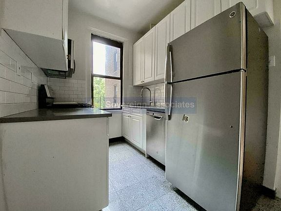 5th image of 652 W 163rd St #47B