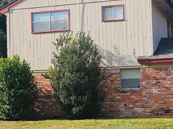 3rd image of 2102 Hollow Hook Rd
