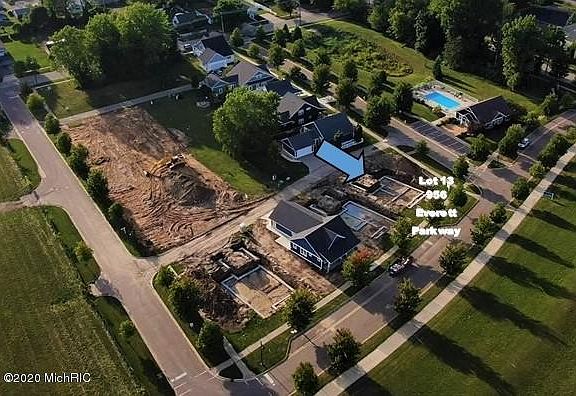 2nd image of 956 Everett Pkwy #13
