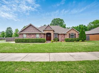 2981 N Raven Ln, Fayetteville, AR 72704