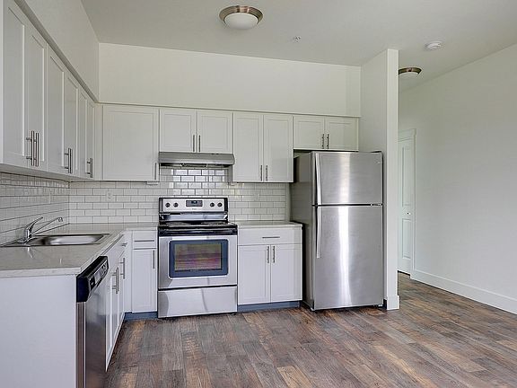 4th image of 5511 NE 17th Ave APT 202