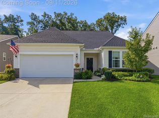 1060 Spring Trail Ct, Brighton, MI 48116