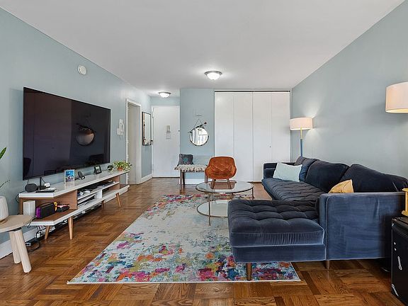 4th image of 125-10 Queens Blvd #1017