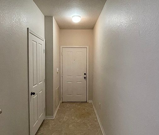 3rd image of 8002 Hemingway Cir