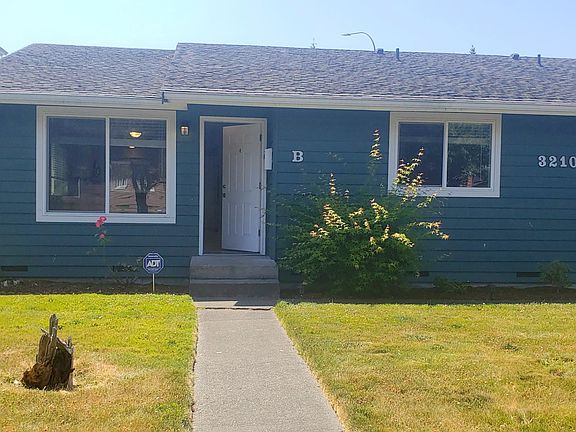 2nd image of 3210 26th St #B