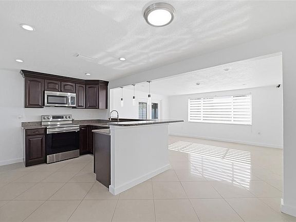 5th image of 10924 Bridleton Rd