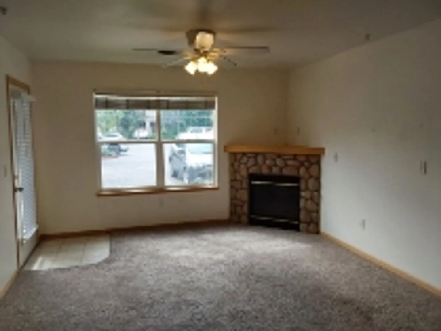 Spacious Condo in West Foco — Photo 2