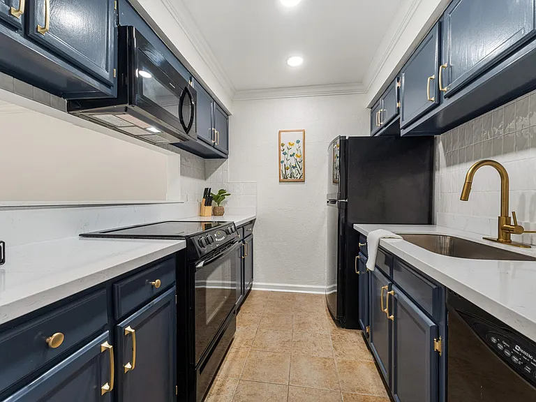 5152 Blair Ln #B — Photo 7