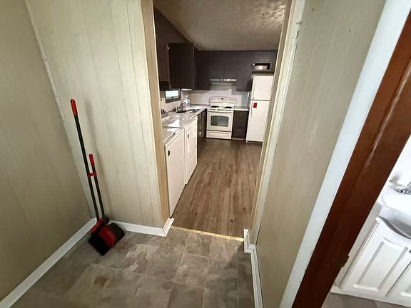 4th image of 623 King St