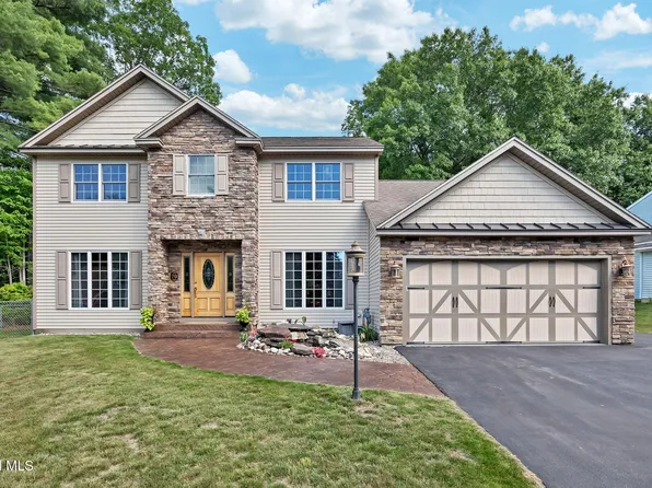 70 Longwood Drive, Clifton Park, NY 12065