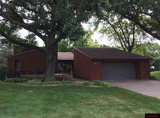 1815 Crestview Dr, New Ulm, MN 56073