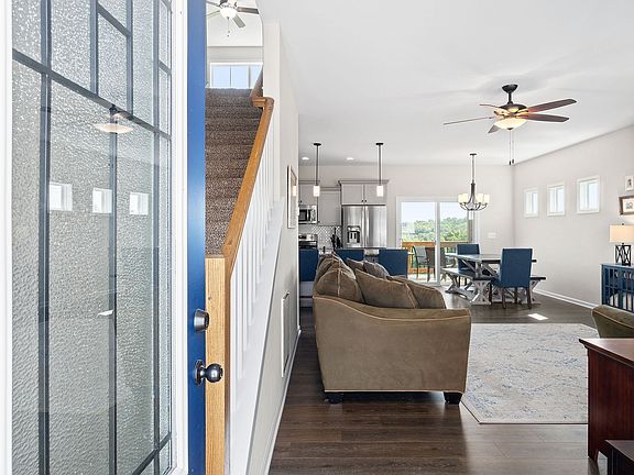 3rd image of 1029 Quiver Ln