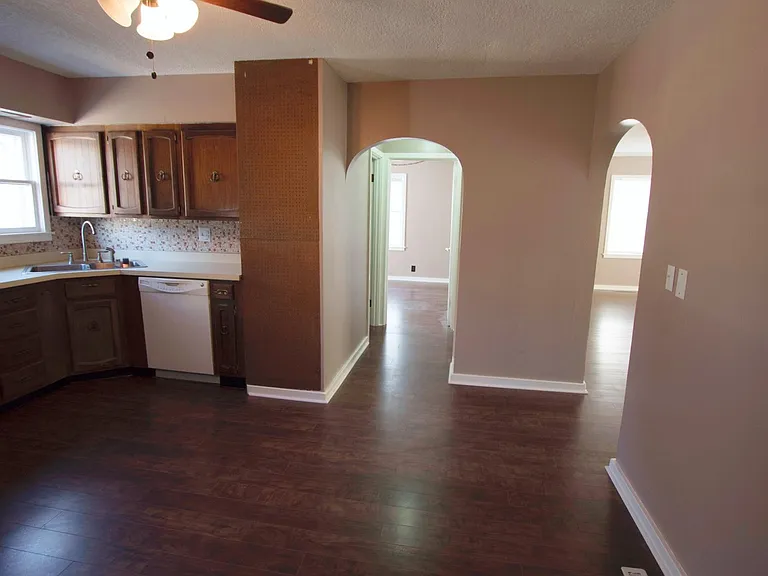 212 Santa Fe St — Photo 13