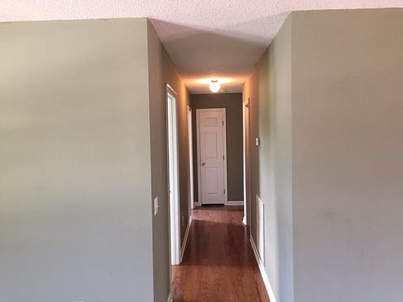 5th image of 80 Deer Cir